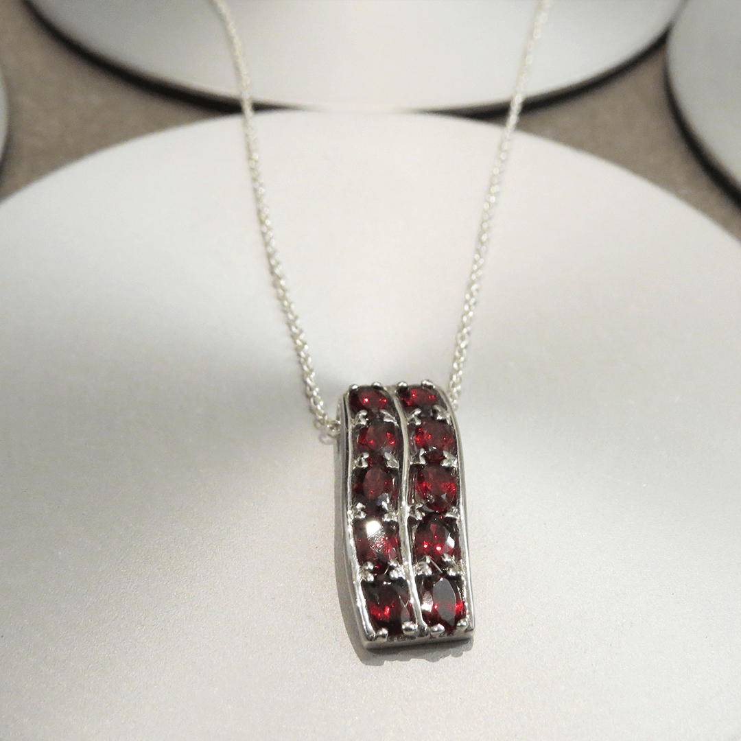 1_GRANATUM halsband (1)