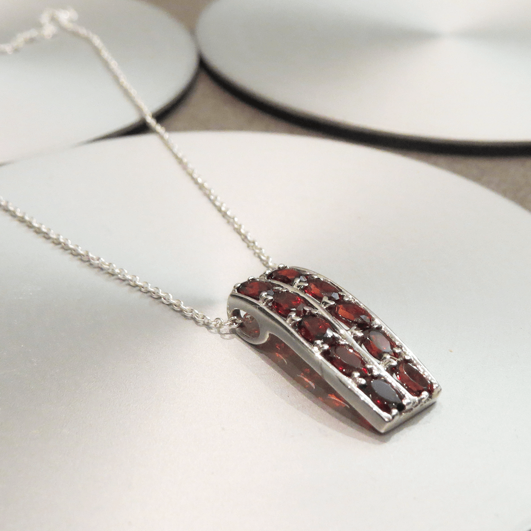 2_GRANATUM halsband (1)