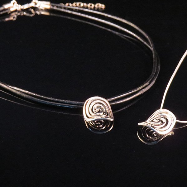 CIRCLE OF LIFE halsband Truly Me