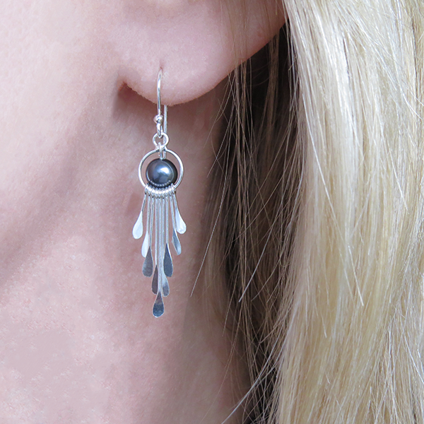FEATHER_earrings_black 1 600x (Truly Me)