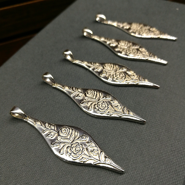 The Rose halsband 1 (Truly Me Jewelry Design)