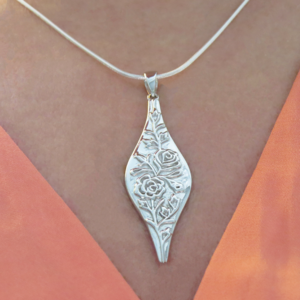 THE ROSE halsband