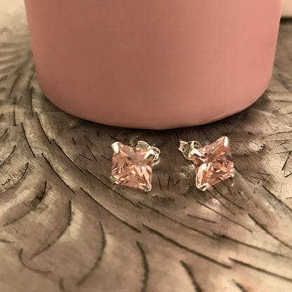 3_TOUCH (studs rosa) Truly Me 600x