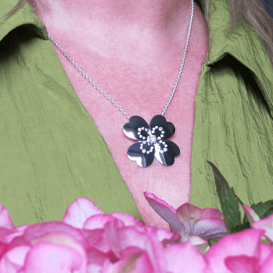 4 LEAF halsband (vit) 2 (1)