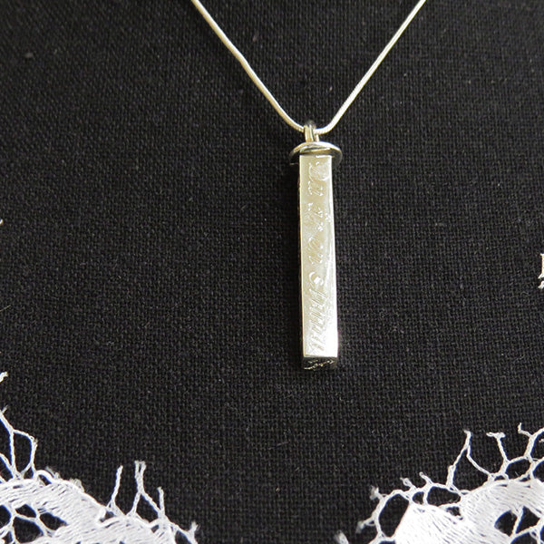 Gravyr silverhalsband Truly Me