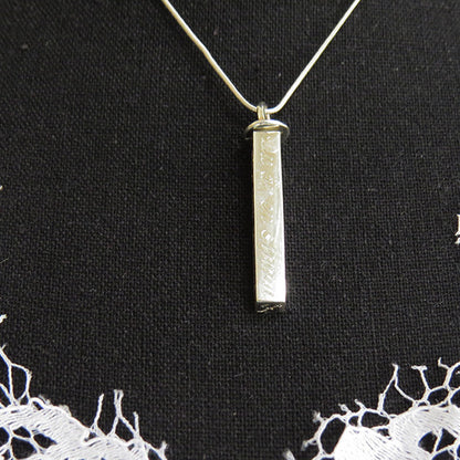 Gravyr silverhalsband Truly Me