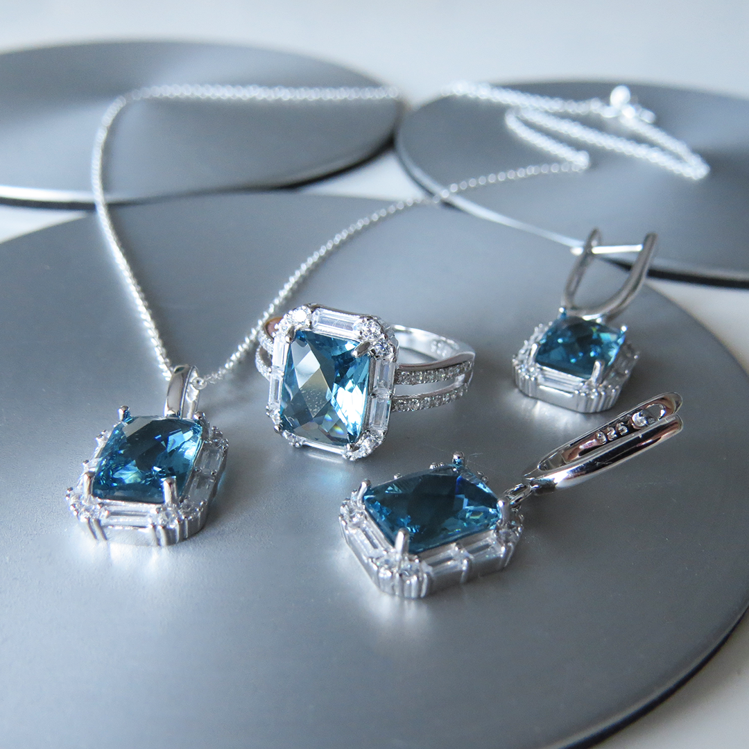 VERA necklace