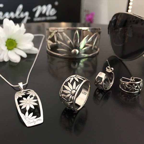 FLOWER POWER silversmycken av Truly Me Jewelry Design