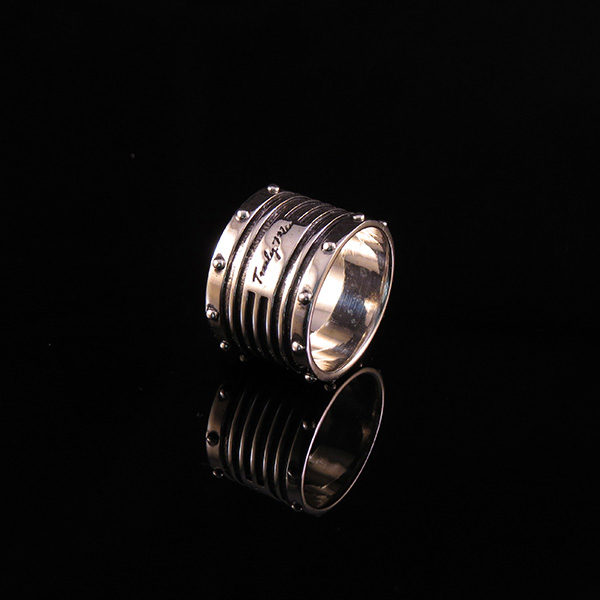 GRID silver ring with tough and beautiful design (Truly Me)