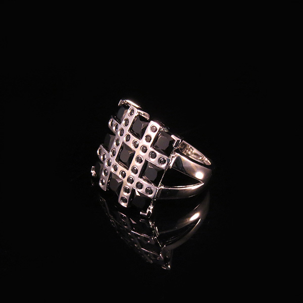 RIBBON silver ring with black spinel