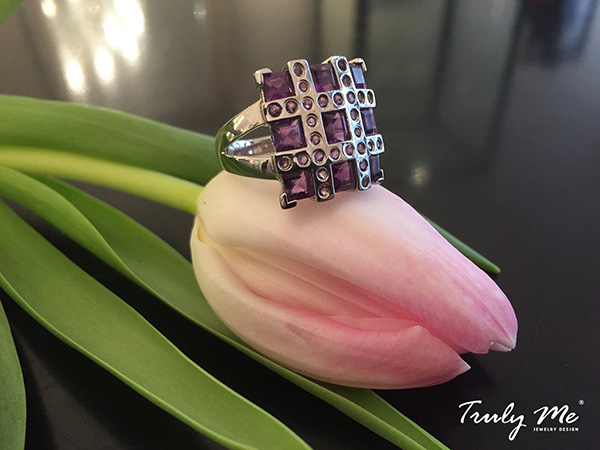 RIBBON silver ring with purple amethyst