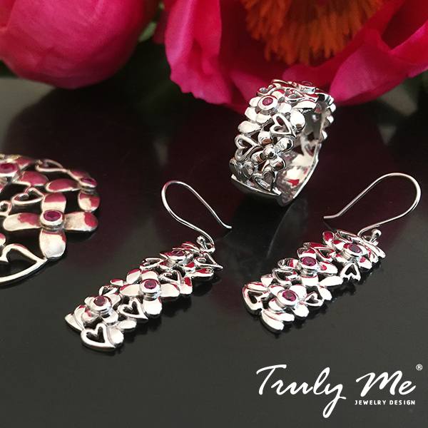 DAISY Silver Earrings With Hearts and Flowers (Truly Me Jewelry Design)