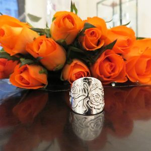 THE ROSE silver ring with pattern of roses (Truly Me)